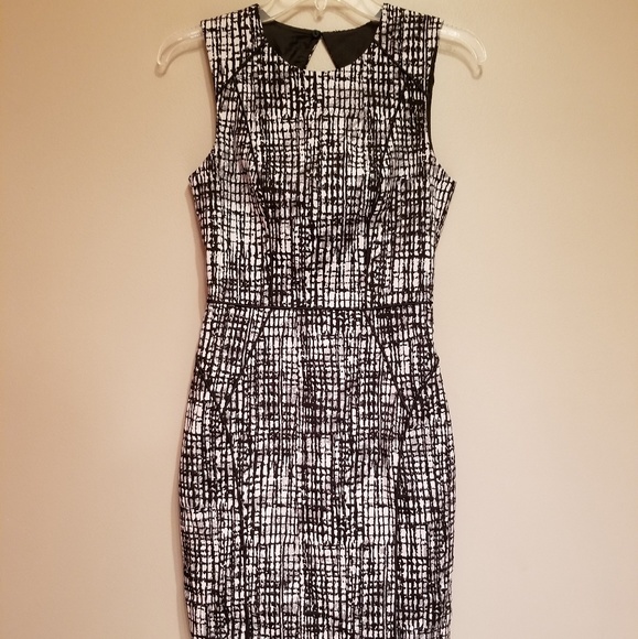 H&M Dresses & Skirts - H&M Sleeveless pencil dress